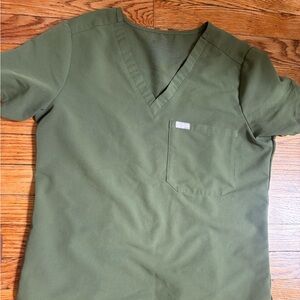 FIGS Olive Green V-Neck Scrub Top and Jogger pant set